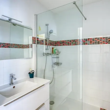 With Swimming Pool And Terrace 4mn Beach Apartmán
